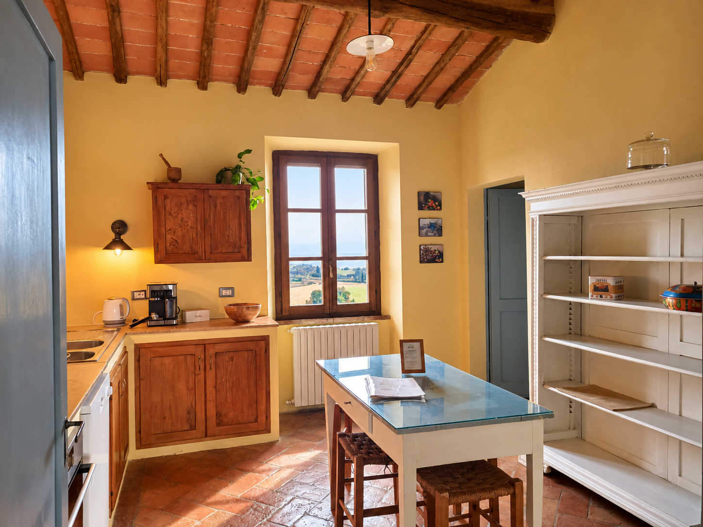 poggio-il-poderuccio-quercia-cucina-dispensa-01