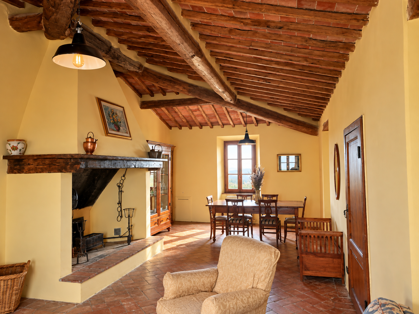 poggio-il-poderuccio-quercia-soggiorno-camino-pranzo-01