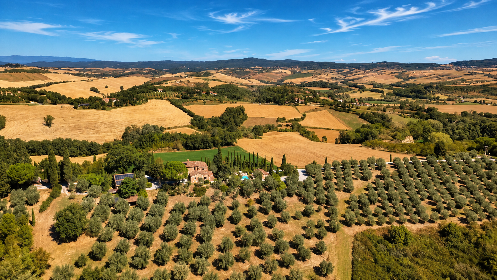 poggio-il-poderuccio-veduta-aerea-campagna-toscana-01