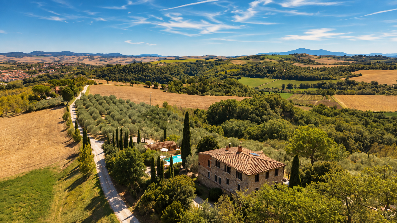 poggio-il-poderuccio-veduta-aerea-casale-viale-01